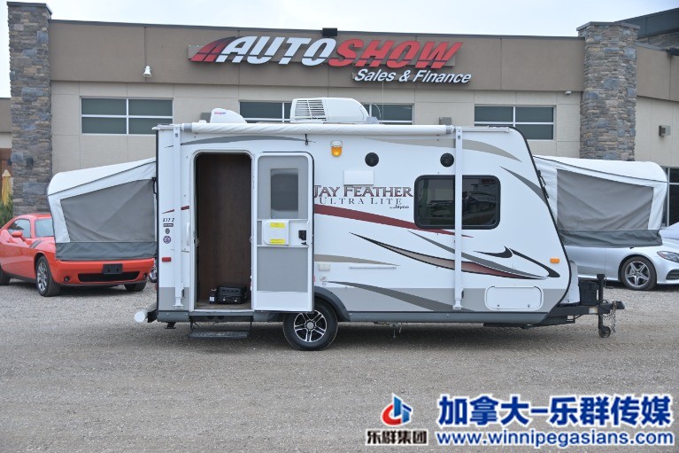 Used-2014-JAYCO-Jay-Feather-X17Z-Hybrid-Lightweight-Sleeps-8-!!-Only-2800-Lbs-!!.jpg