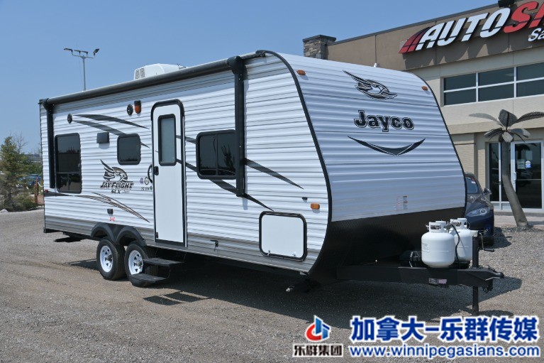 Used-2016-Jayco-Jayflight-SLX-212QBW-SUV-Towable-Sleep-6!-LIKE-NEW-!!-1625339464 (1).jpg