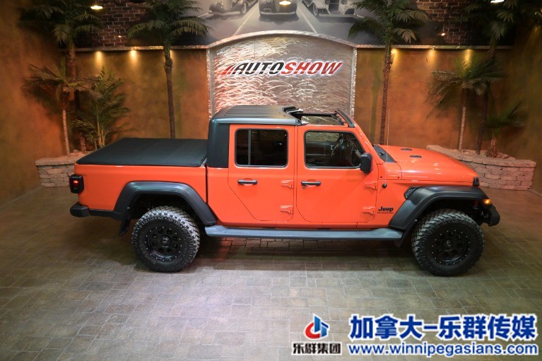 Used-2020-Jeep-Gladiator-SPORT-__-Sport-S-GLADIATOR-__-LOADED-AND-EXTRAS!!-16264.jpg