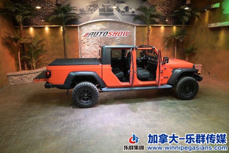 Used-2020-Jeep-Gladiator-SPORT-__-Sport-S-GLADIATOR-__-LOADED-AND-EXTRAS!!-16264.jpg