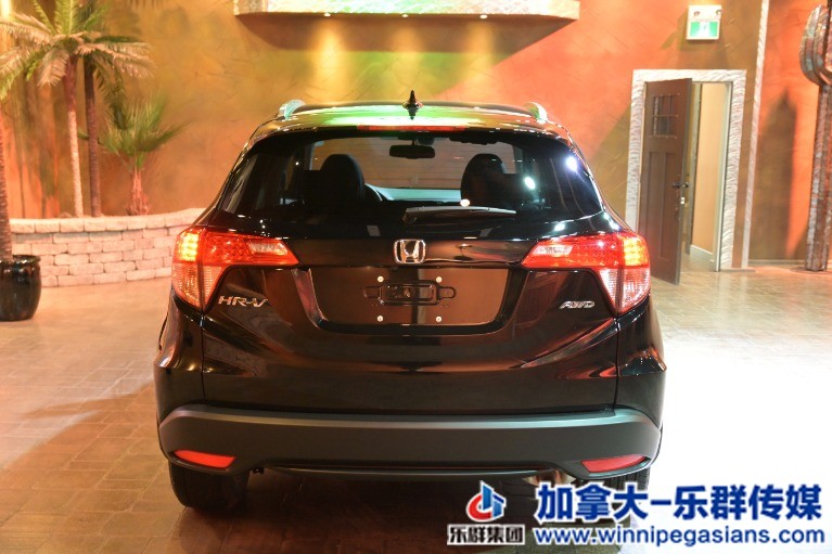 Used-2018-Honda-HR-V-EX-L-AWD-_Sunroof-Navi-Leather!_-1633472196 (1).jpg