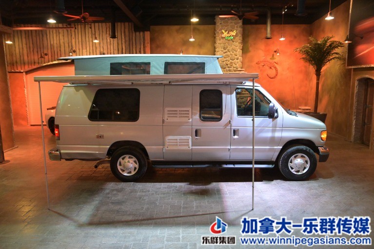 Used-2007-Ford-Econoline-Camper-Van-Conversion-V10-w-Only-29000-KMs-1635264690 (2).jpg