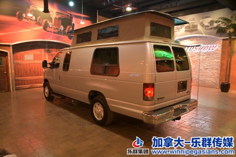 Used-2007-Ford-Econoline-Camper-Van-Conversion-V10-w-Only-29000-KMs-1635264690 (6).jpg