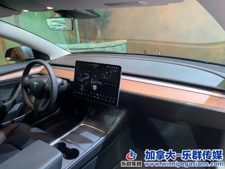 Used-2021-Tesla-Model-3-Long-Range-Pano-Roof-Nav-AS-NEW-ONLY-2k-!!!-1640650512 (2).jpg