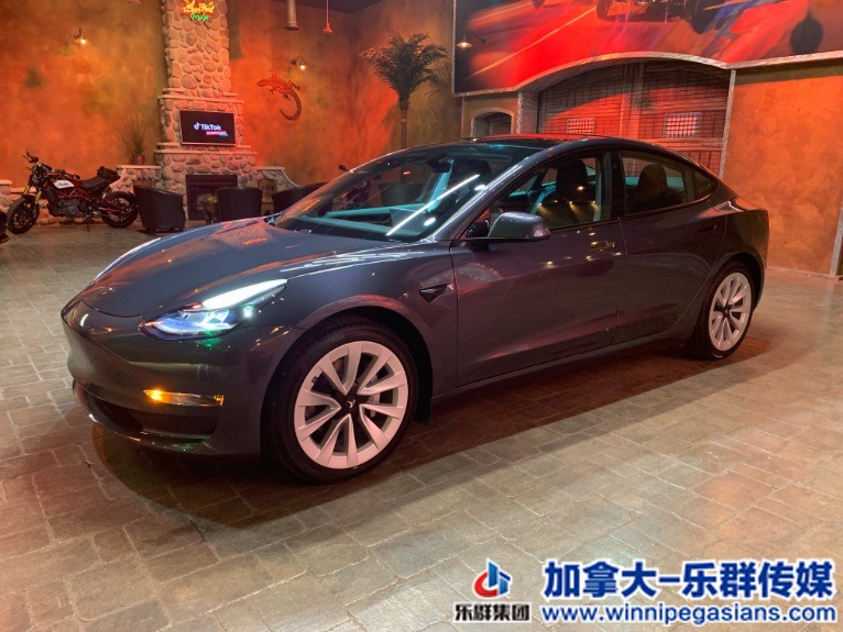 Used-2021-Tesla-Model-3-Long-Range-Pano-Roof-Nav-AS-NEW-ONLY-2k-!!!-1640650512 (1).jpg