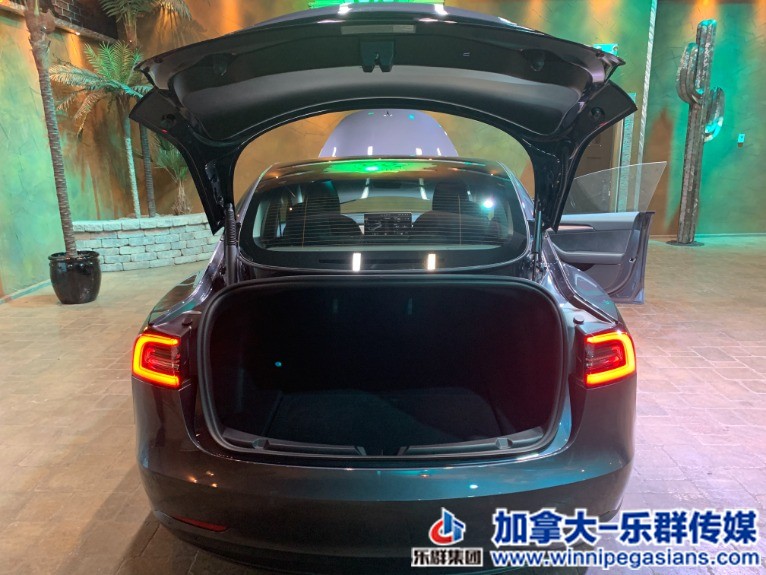 Used-2021-Tesla-Model-3-Long-Range-Pano-Roof-Nav-AS-NEW-ONLY-2k-!!!-1640650512 (10).jpg