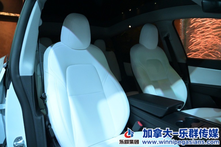 Used-2021-Tesla-Model-Y-Performance-21-In-Wheels-White-Leather-Pano-Roof-!!-1640.jpg