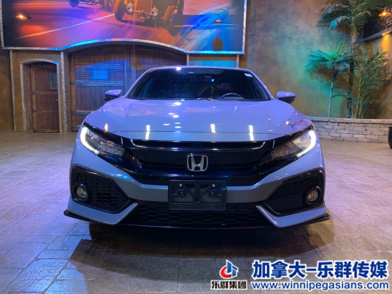 Used-2018-Honda-Civic-Hatch-Sport-Touring-_Leather-Sunroof-RARE-Color!_-1643835380 (1).jpg