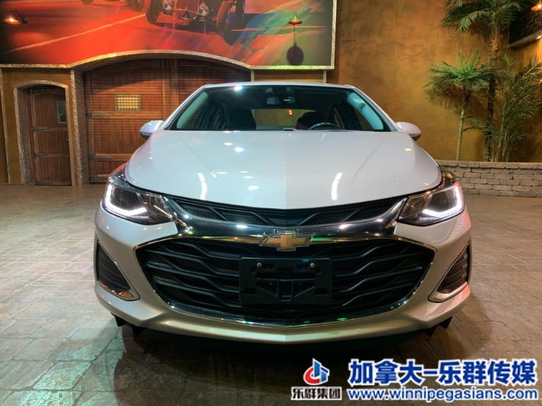 Used-2019-Chevrolet-Cruze-Premier-HTD-LTHR-REM-START-CARPLAY!-1644004174 (1).jpg