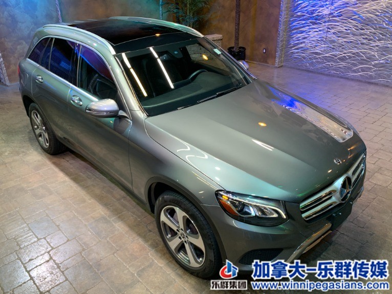 Used-2019-Mercedes-Benz-GLC-GLC-300-NAV- -HTD-LTHR- -PANO-ROOF!-1644008920 (8).jpg