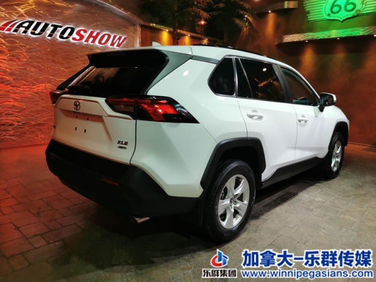 Used-2019-Toyota-RAV4-XLE-AWD-Htd-Wheel-Seats-SRoof-Adaptive-Cruise-!-1644526517 (2).jpg