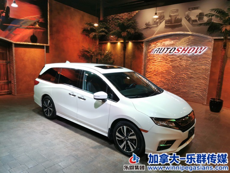 Used-2019-Honda-Odyssey-Touring-8-Pass-w-Sunroof-Overhead-DVD-Htd-Leather-!!-164.jpg