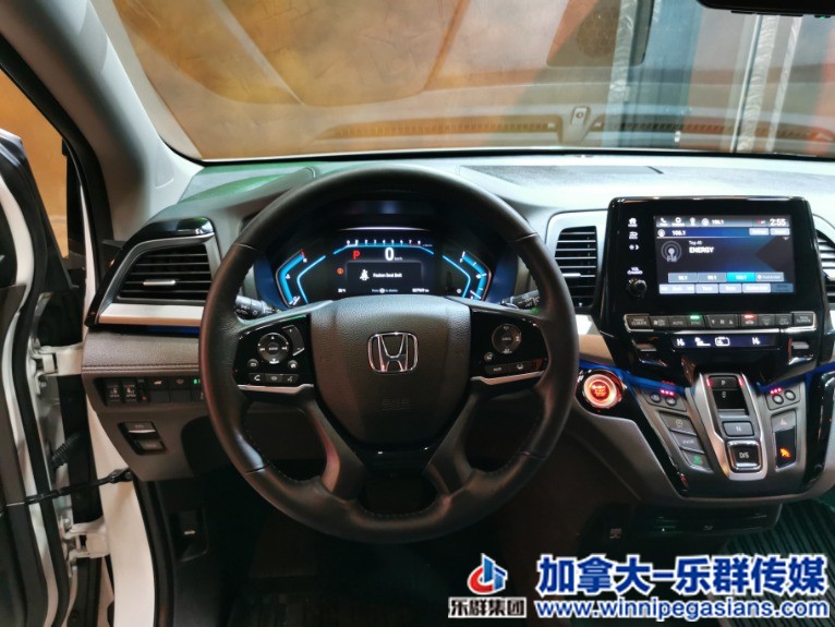 Used-2019-Honda-Odyssey-Touring-8-Pass-w-Sunroof-Overhead-DVD-Htd-Leather-!!-164.jpg