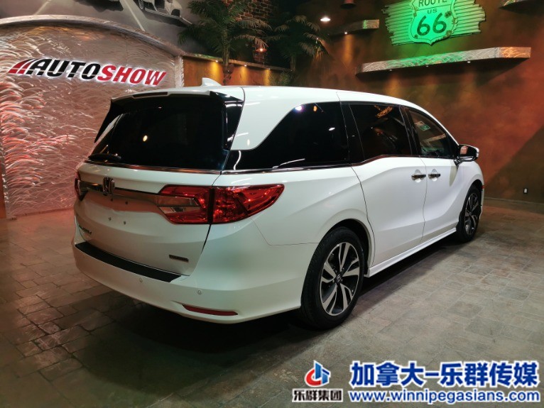 Used-2019-Honda-Odyssey-Touring-8-Pass-w-Sunroof-Overhead-DVD-Htd-Leather-!!-164.jpg