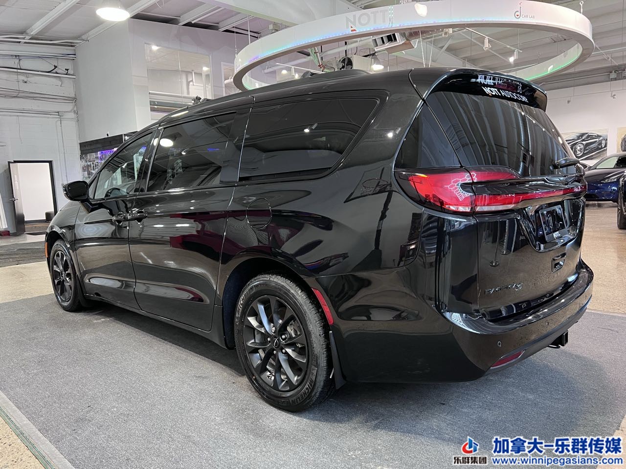 chrysler_pacifica_7211a_18.JPG