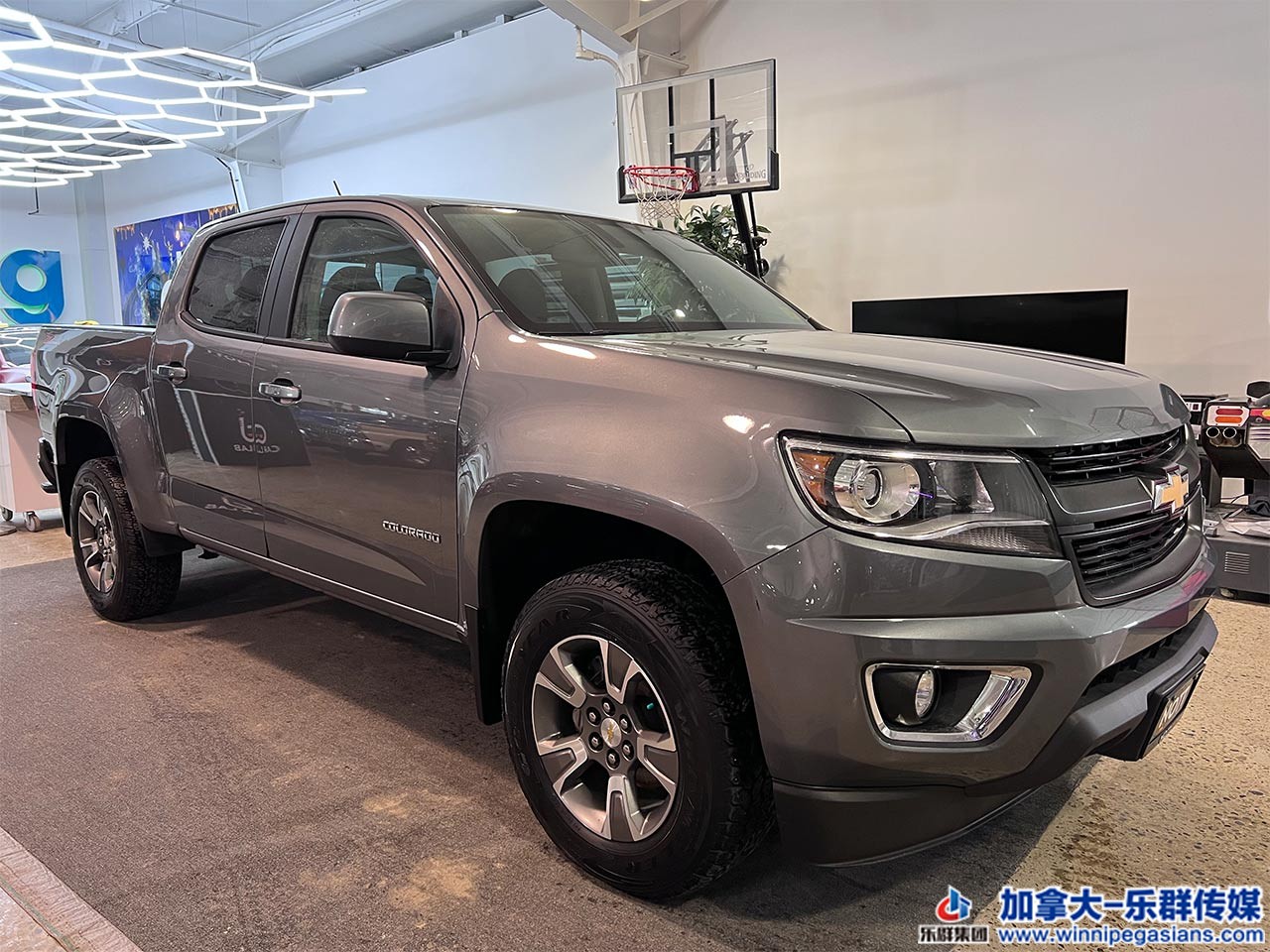 chevrolet_colorado_z71_7037b_1.jpg