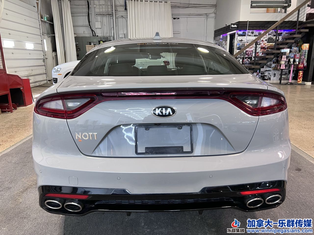 kia_stinger_7252_16.jpg