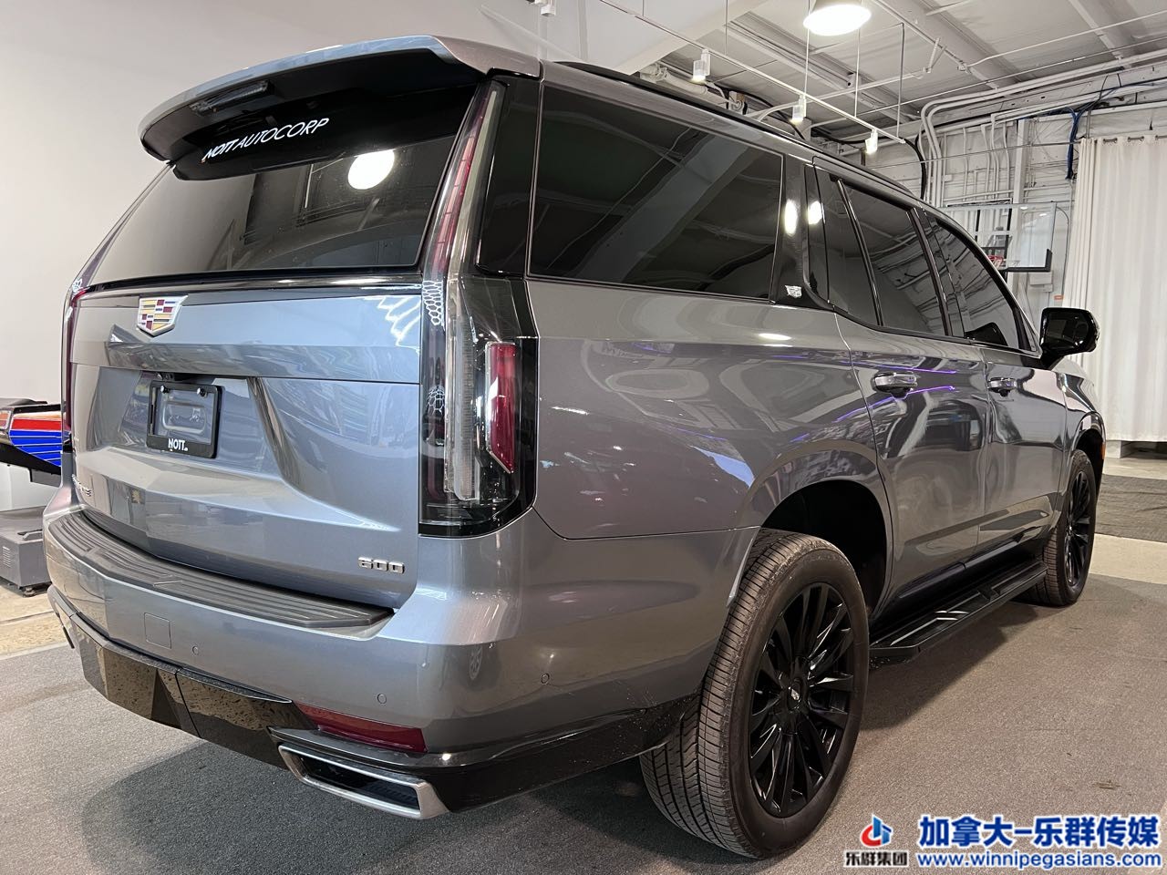 cadillac_escalade_7270_19.jpg