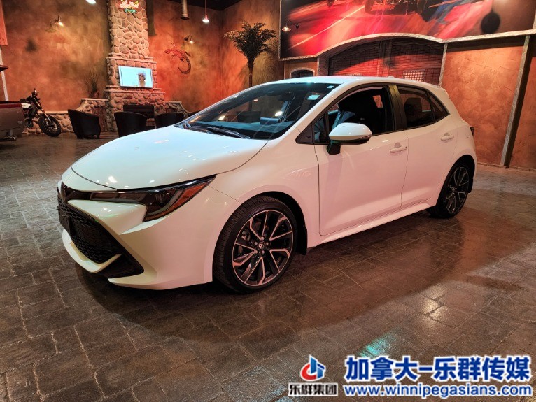 Used-2022-Toyota-Corolla-Hatchback-SE-w-Htd-Steering-Htd-Seats-Wireless-Charging.jpg