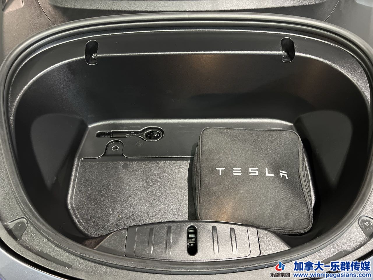 tesla_model3_7289_19.jpg