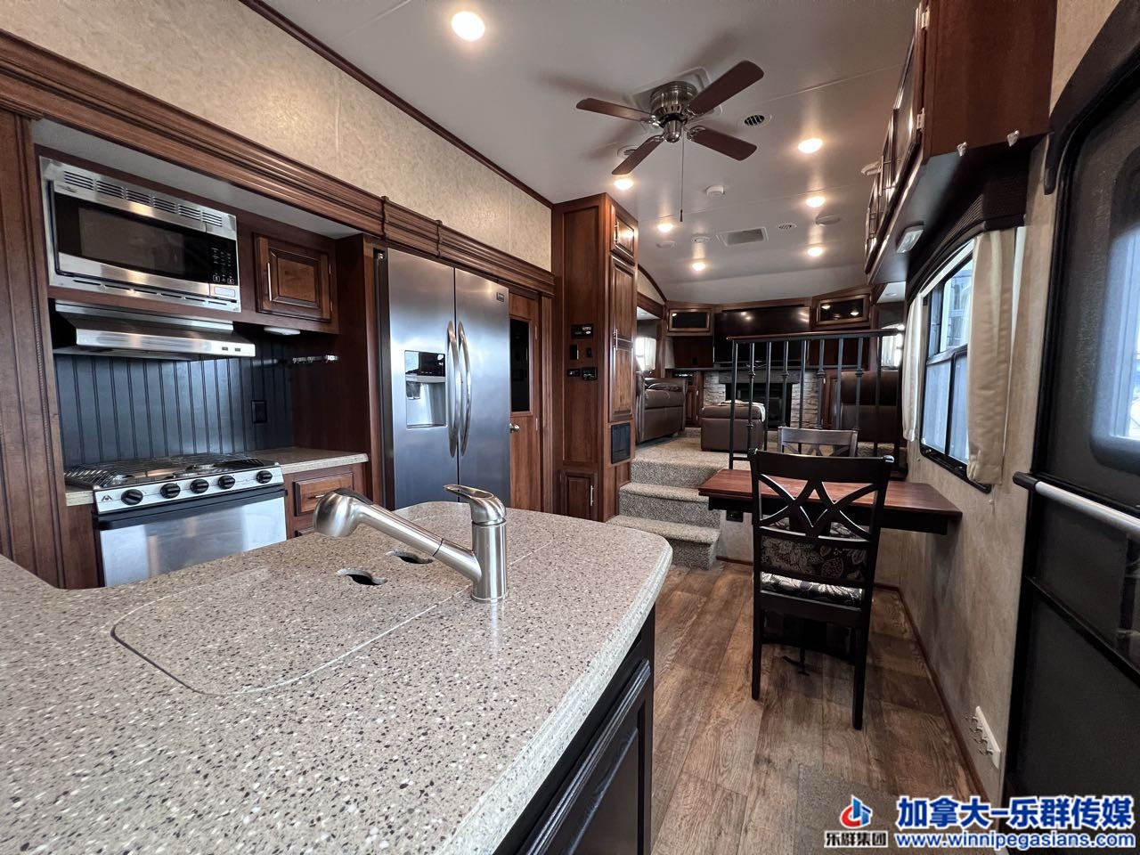 jayco_flqs339_c7314_5.jpg