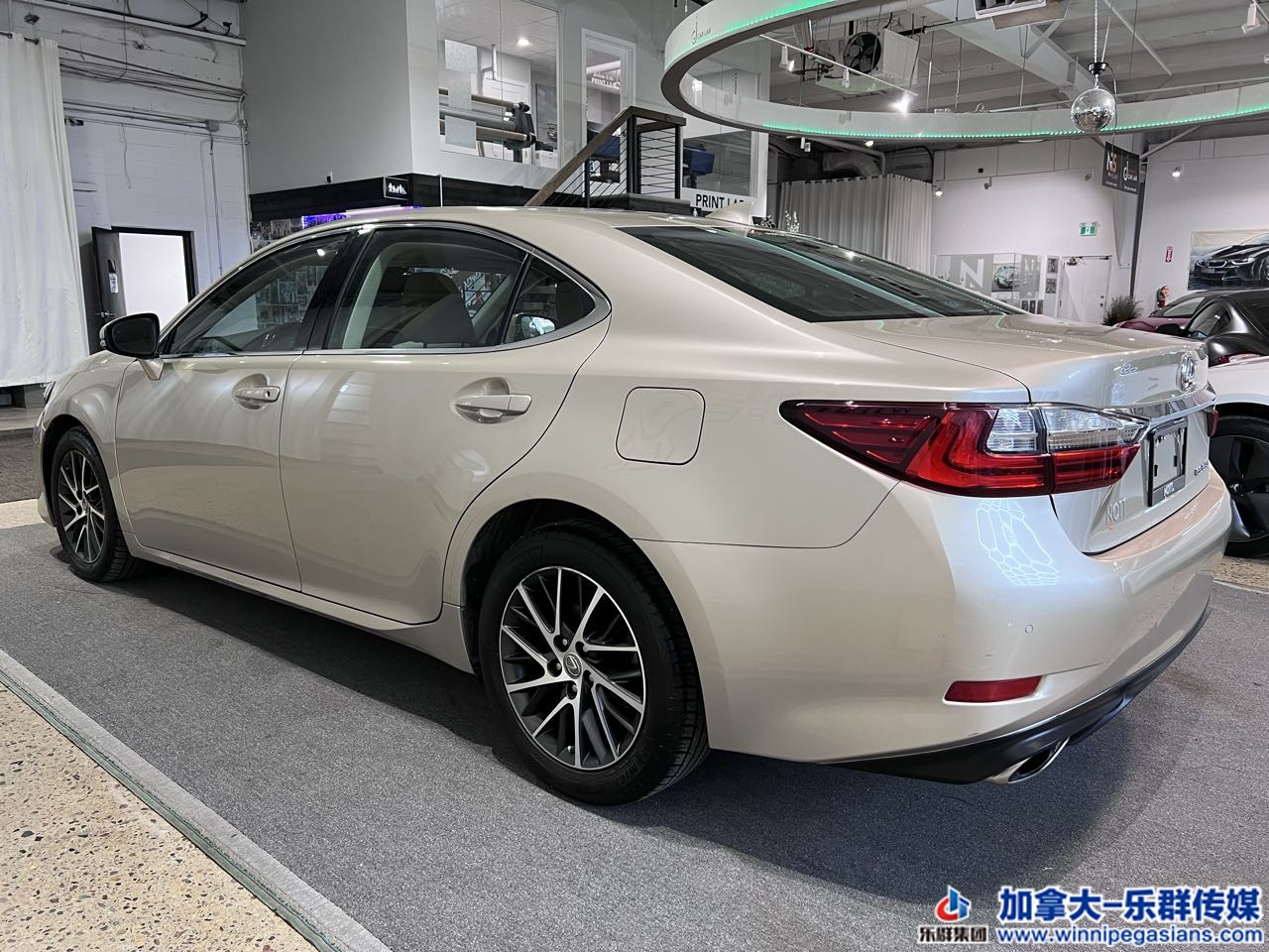 lexus_es350_7285_16.jpg