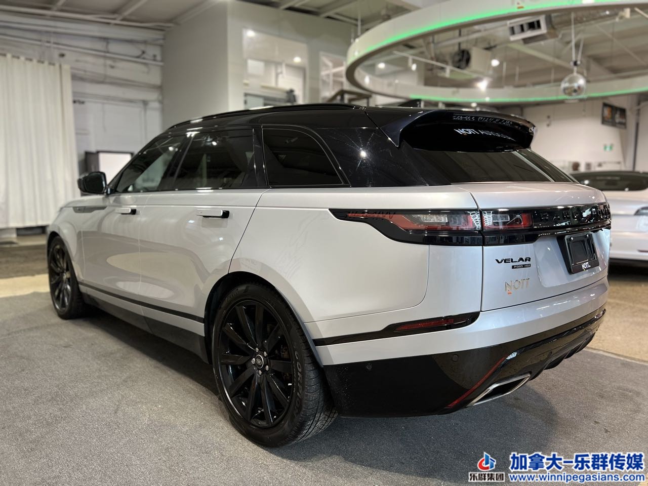 landrpver_velar_7268_18.jpg