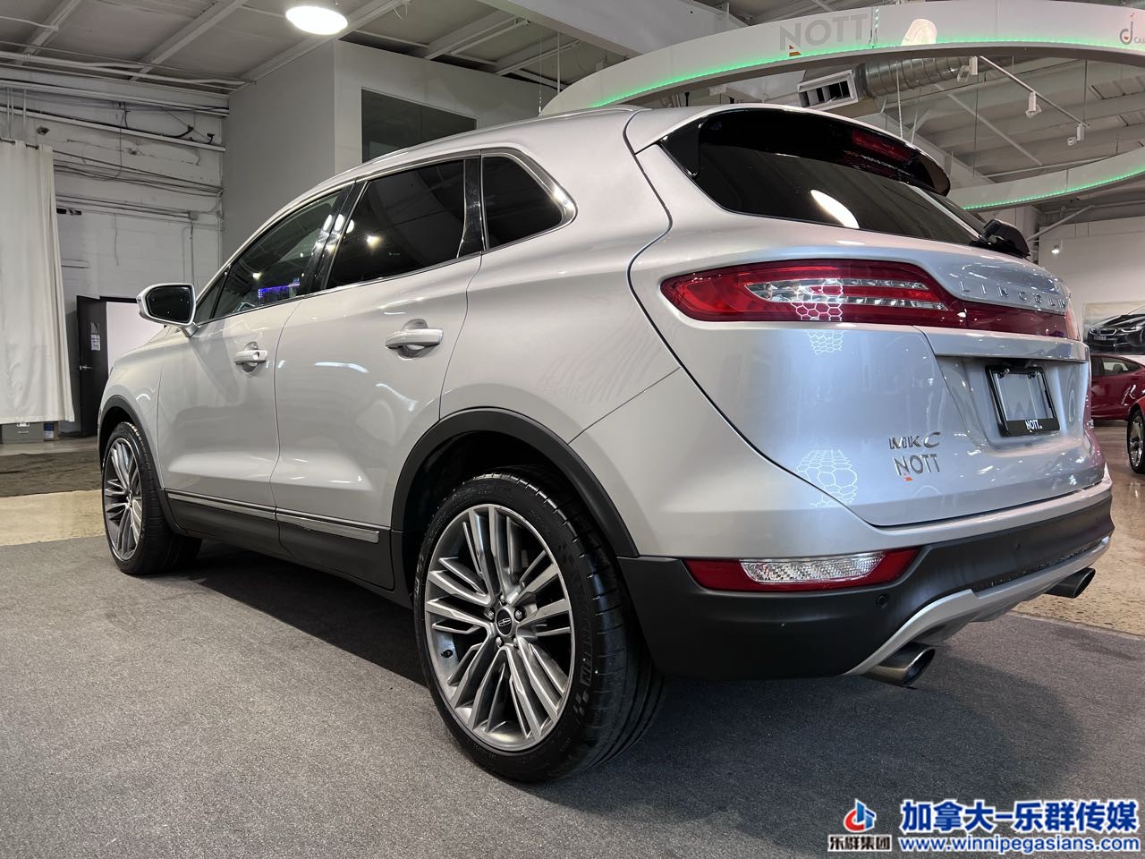 lincoln_mkc_7024b_5.jpg