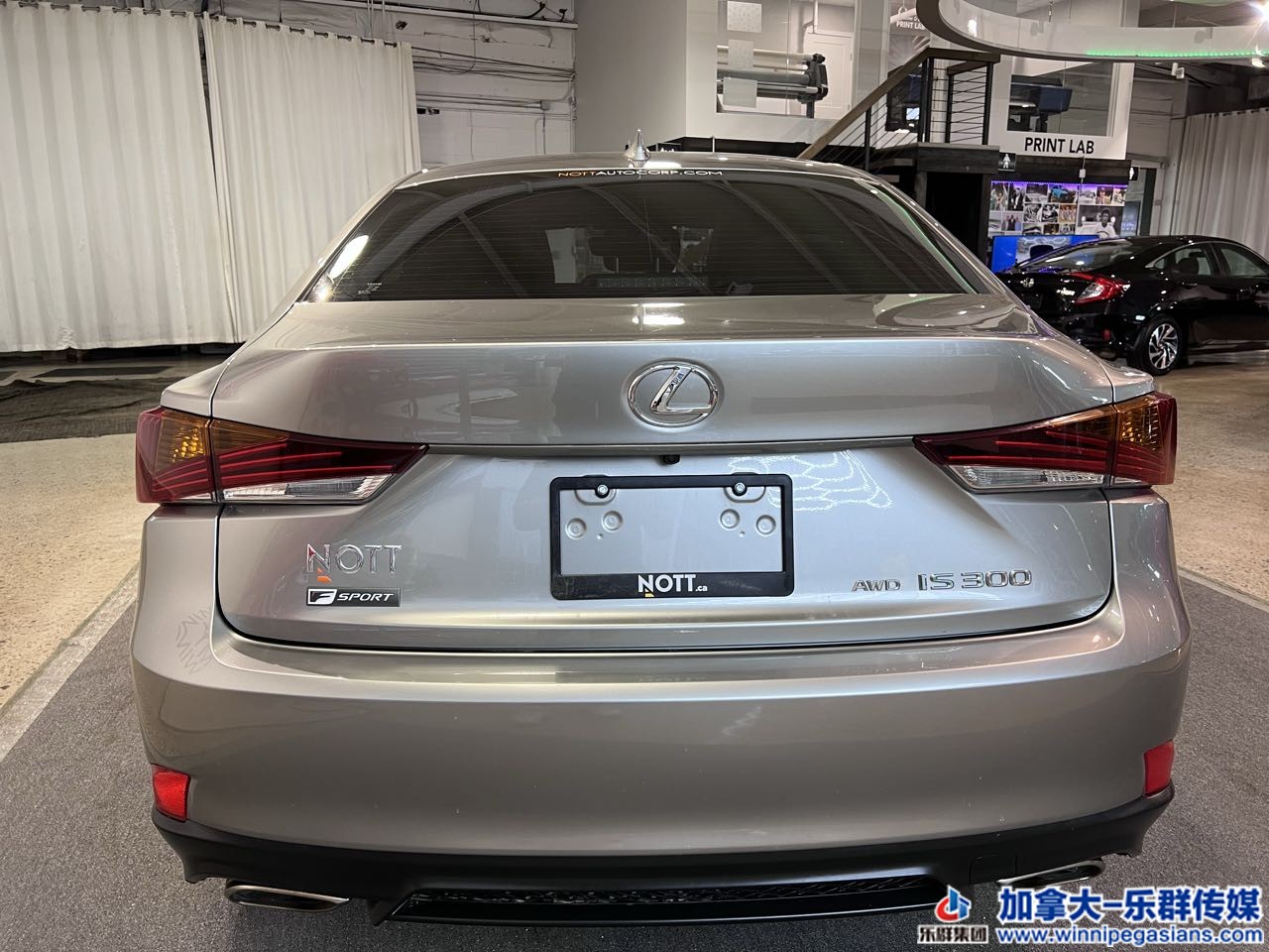 lexus_is300_7319_6.jpg