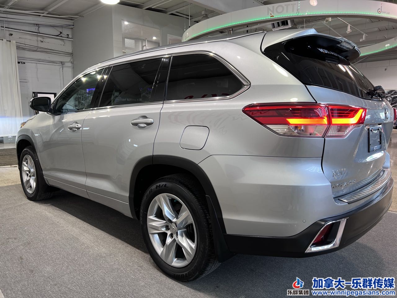 toyota_highlander_7329_6.jpg