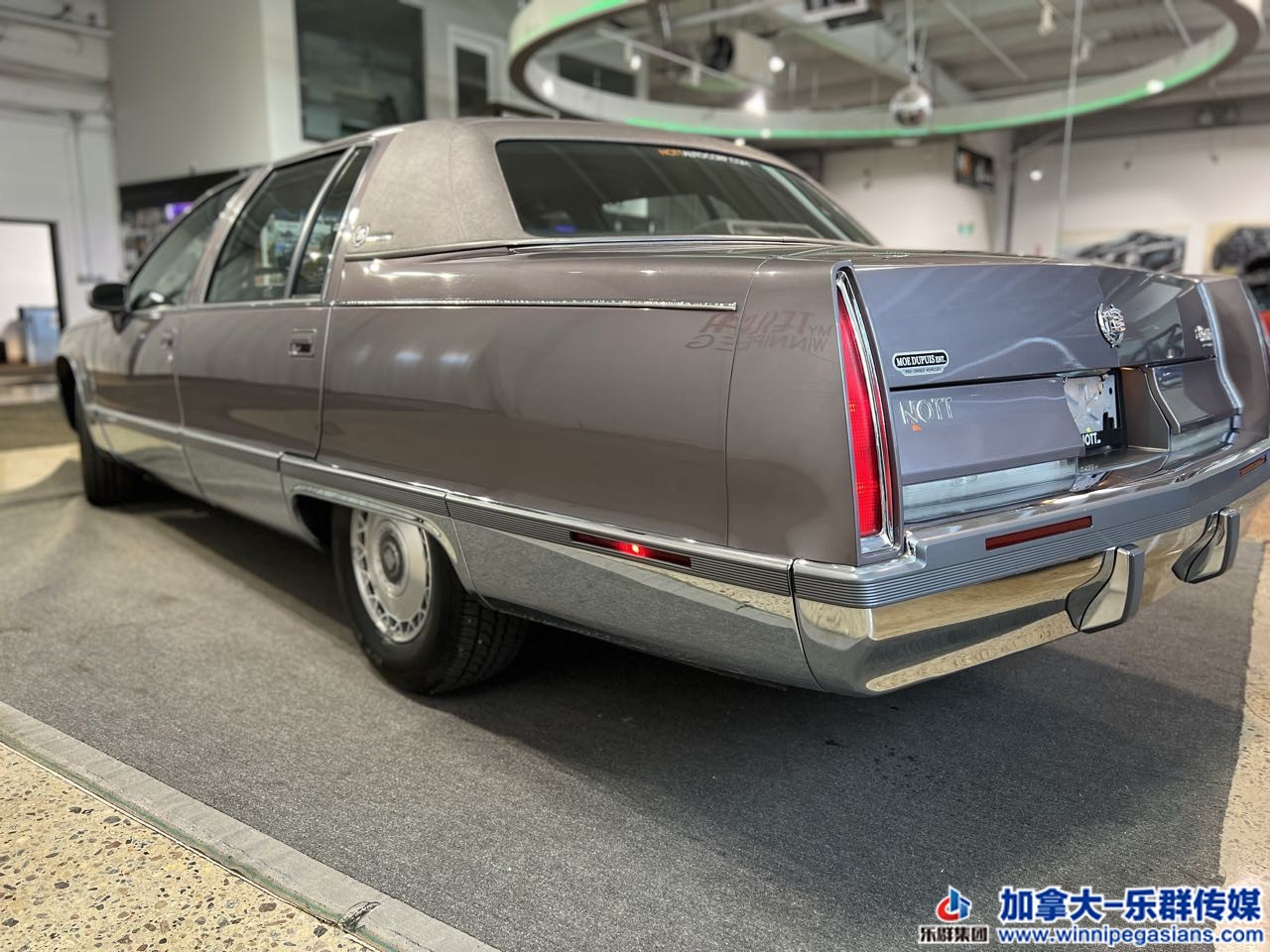 cadillac_fleetwood_c7341_5.jpg