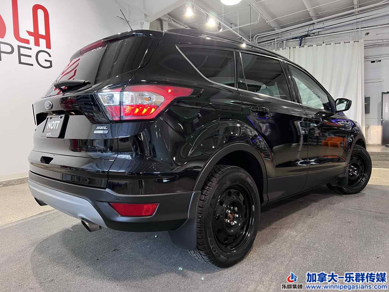 ford_escape_c7354_5.jpg