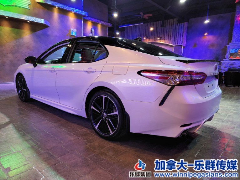 Used-2020-Toyota-Camry-XSE-Low-KM-Htd-Red-Lthr-Carplay-Pano-Roof!-1658360369.jpg