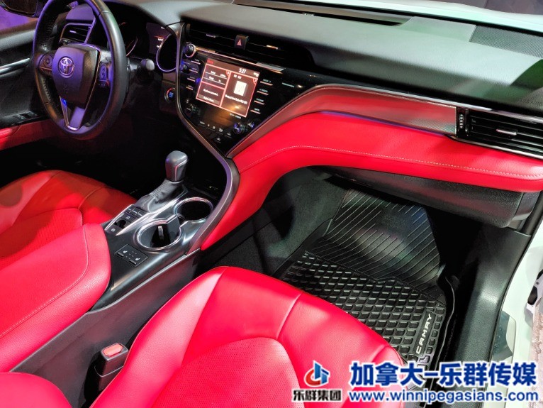 Used-2020-Toyota-Camry-XSE-Low-KM-Htd-Red-Lthr-Carplay-Pano-Roof!-1658360354 (2).jpg