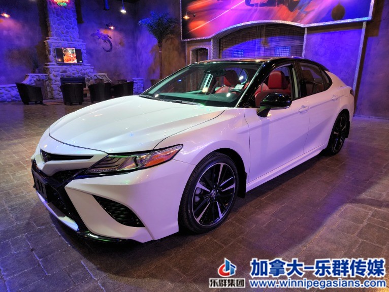 Used-2020-Toyota-Camry-XSE-Low-KM-Htd-Red-Lthr-Carplay-Pano-Roof!-1658360354 (1).jpg