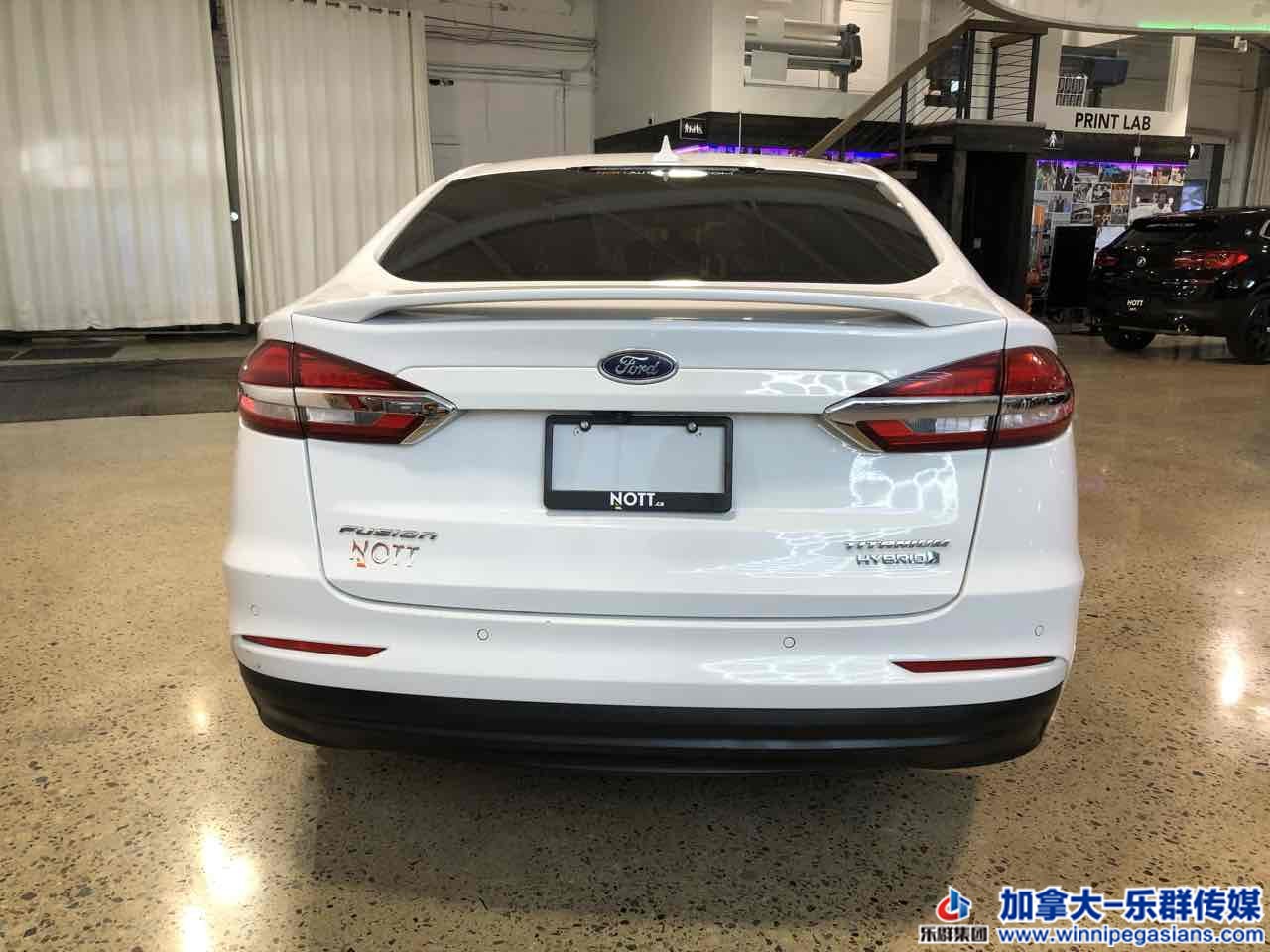 ford_fusion_7275a_4.jpg