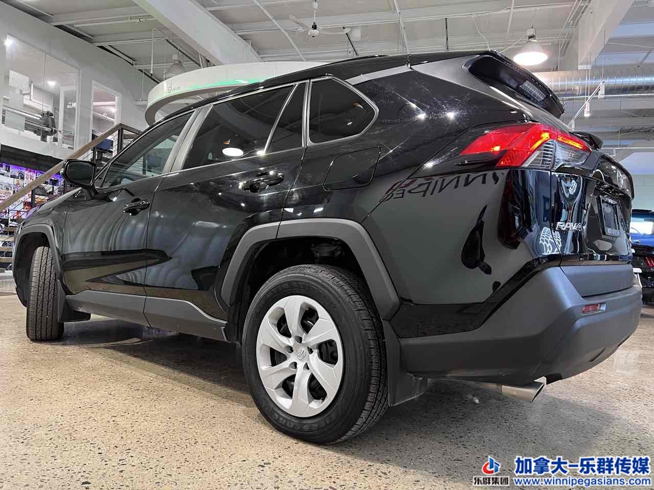 toyota_rav4_7376_5.jpg