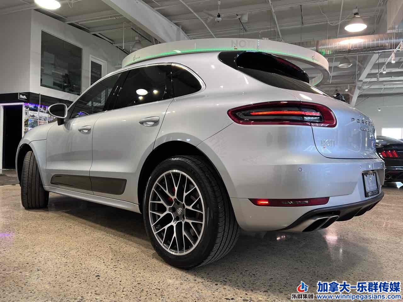 porsche_macan_c7372_6.jpg