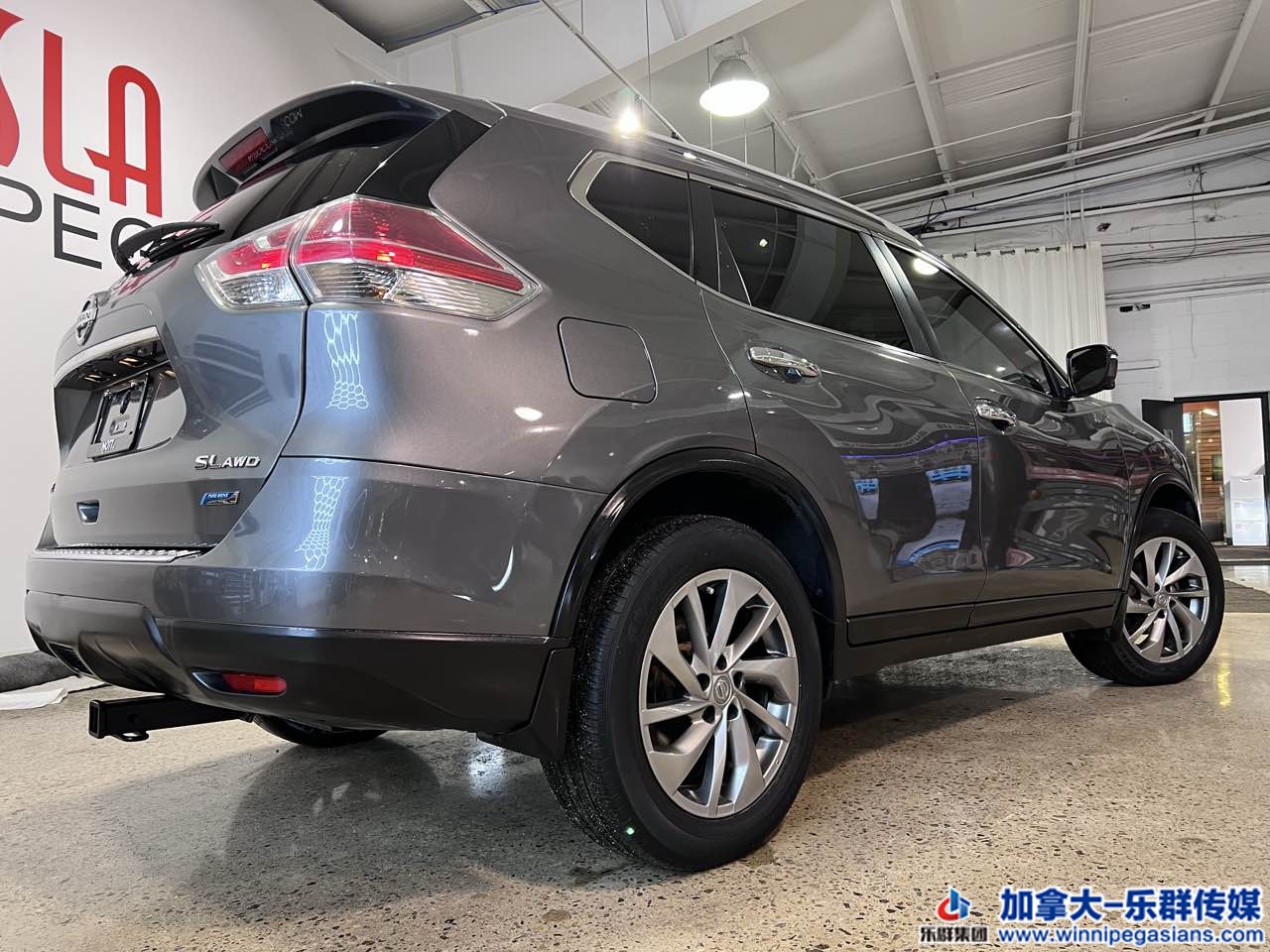 nissan_rogue_7036c_3.jpg