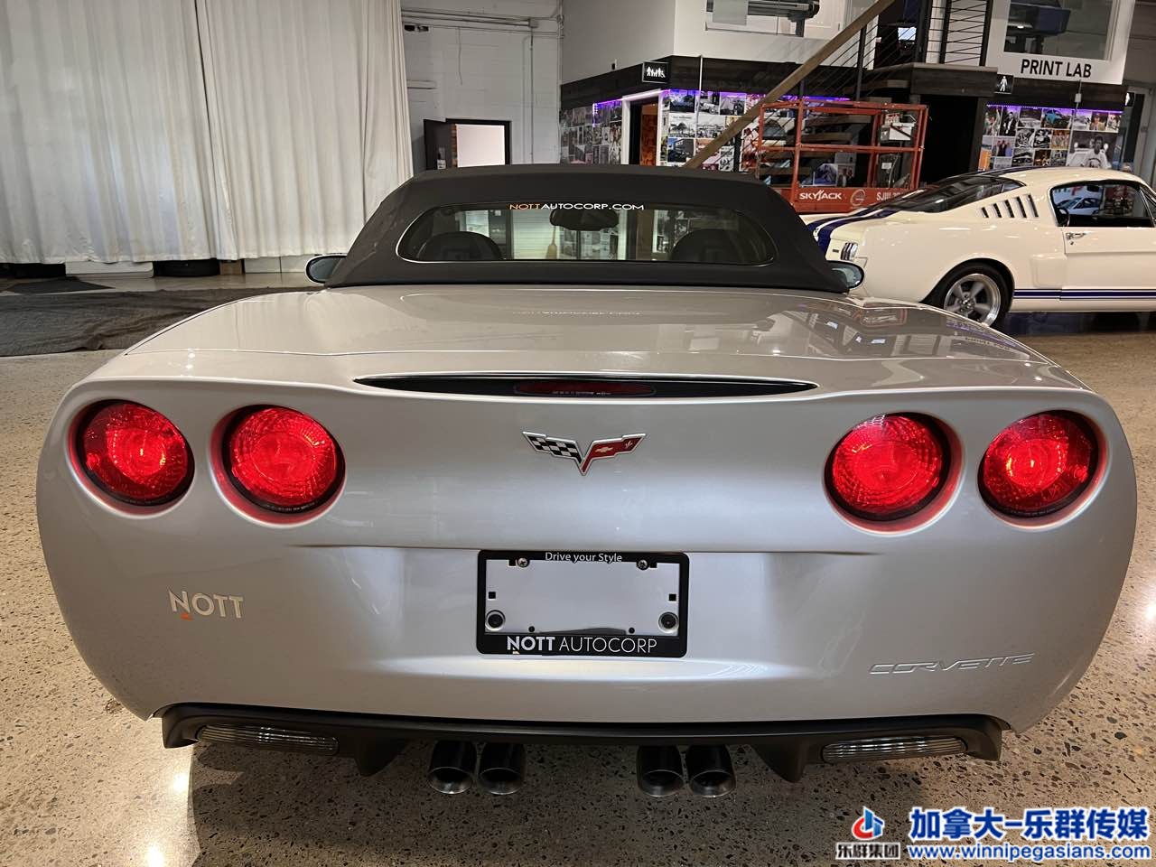 chevrolet_corvette_c7387_6.jpg