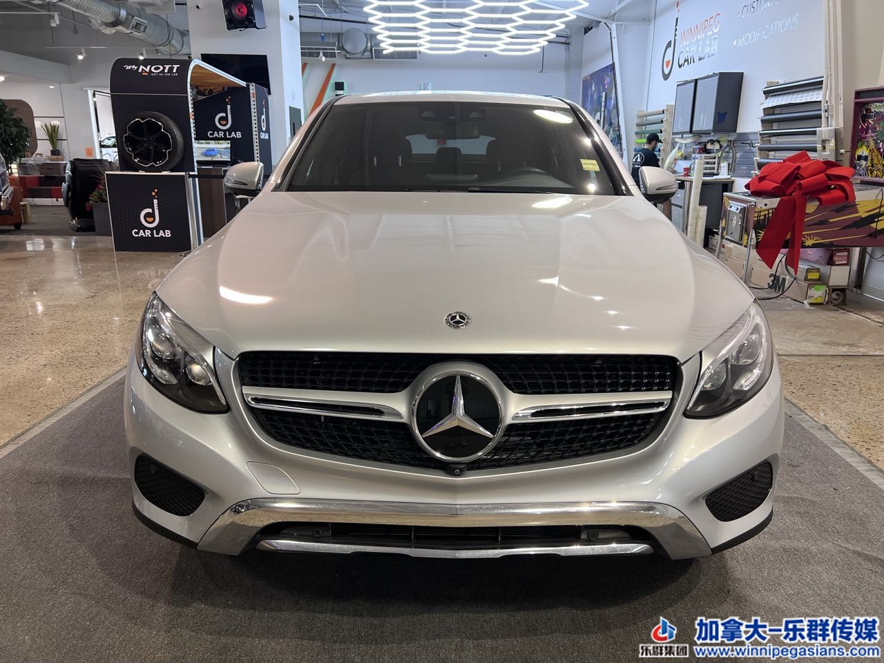 mercedes_benz_glc300_7316_3.jpg