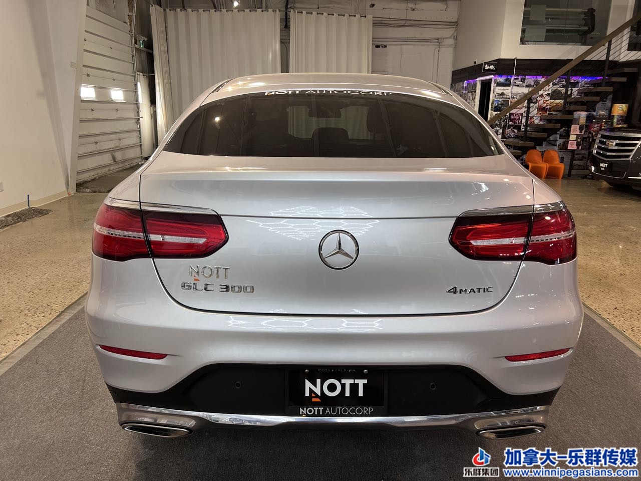 mercedes_benz_glc300_7316_7.jpg