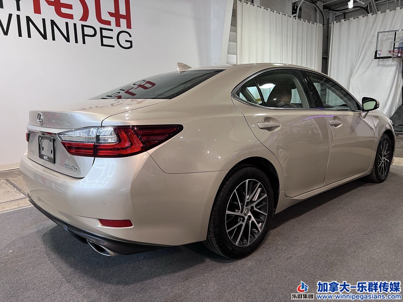 lexus_es350_7285_17.jpg