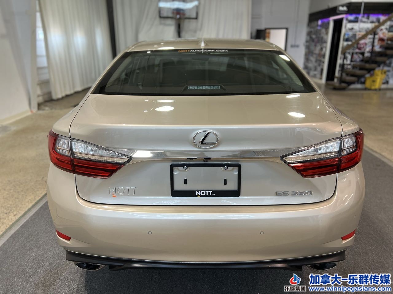 lexus_es350_7285_15.jpg