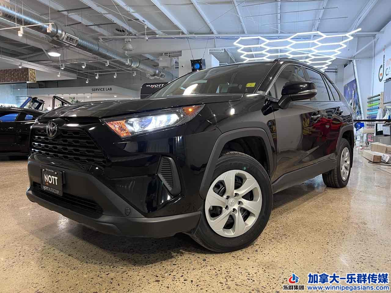 toyota_rav4_7376_1.jpg