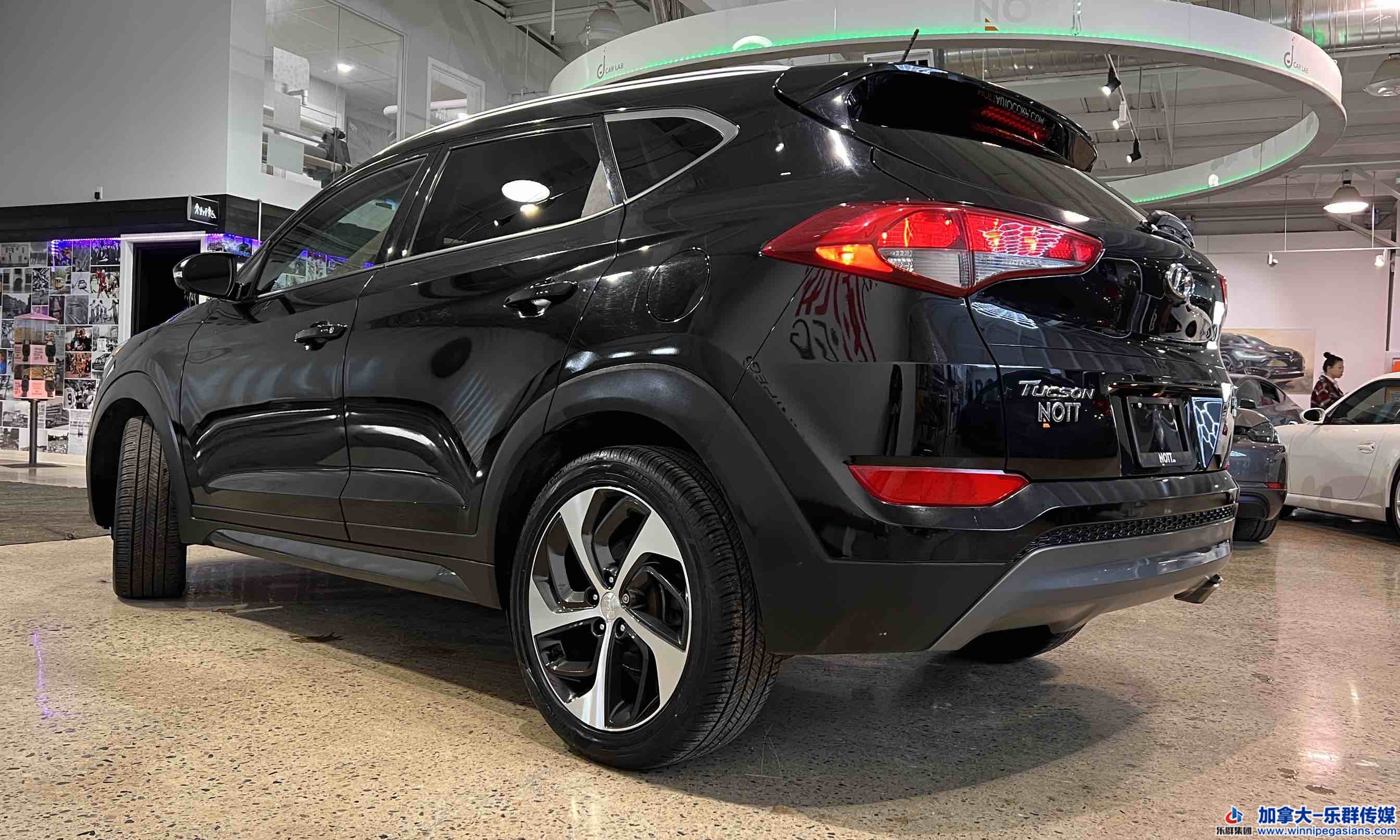 hyundai_tucson_7427_4.jpg