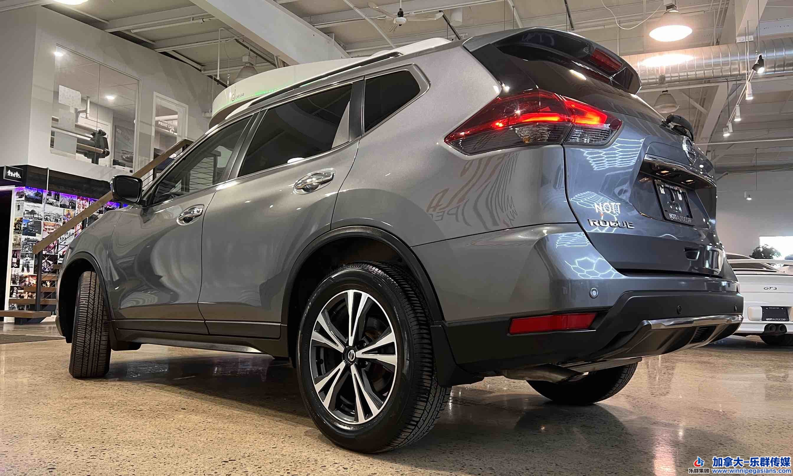 nissan_rogue_7431_4.jpg