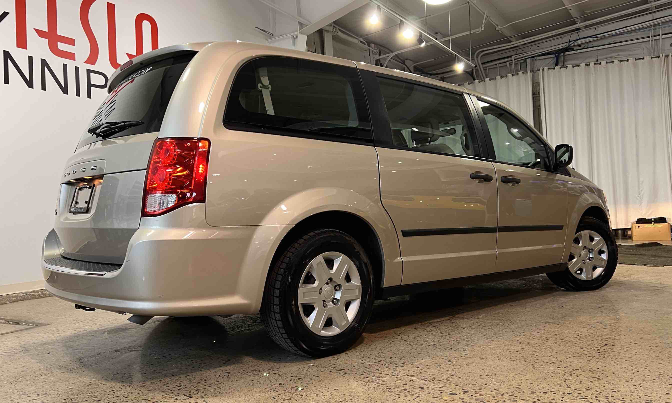 dodge_caravan_7459_3.jpg