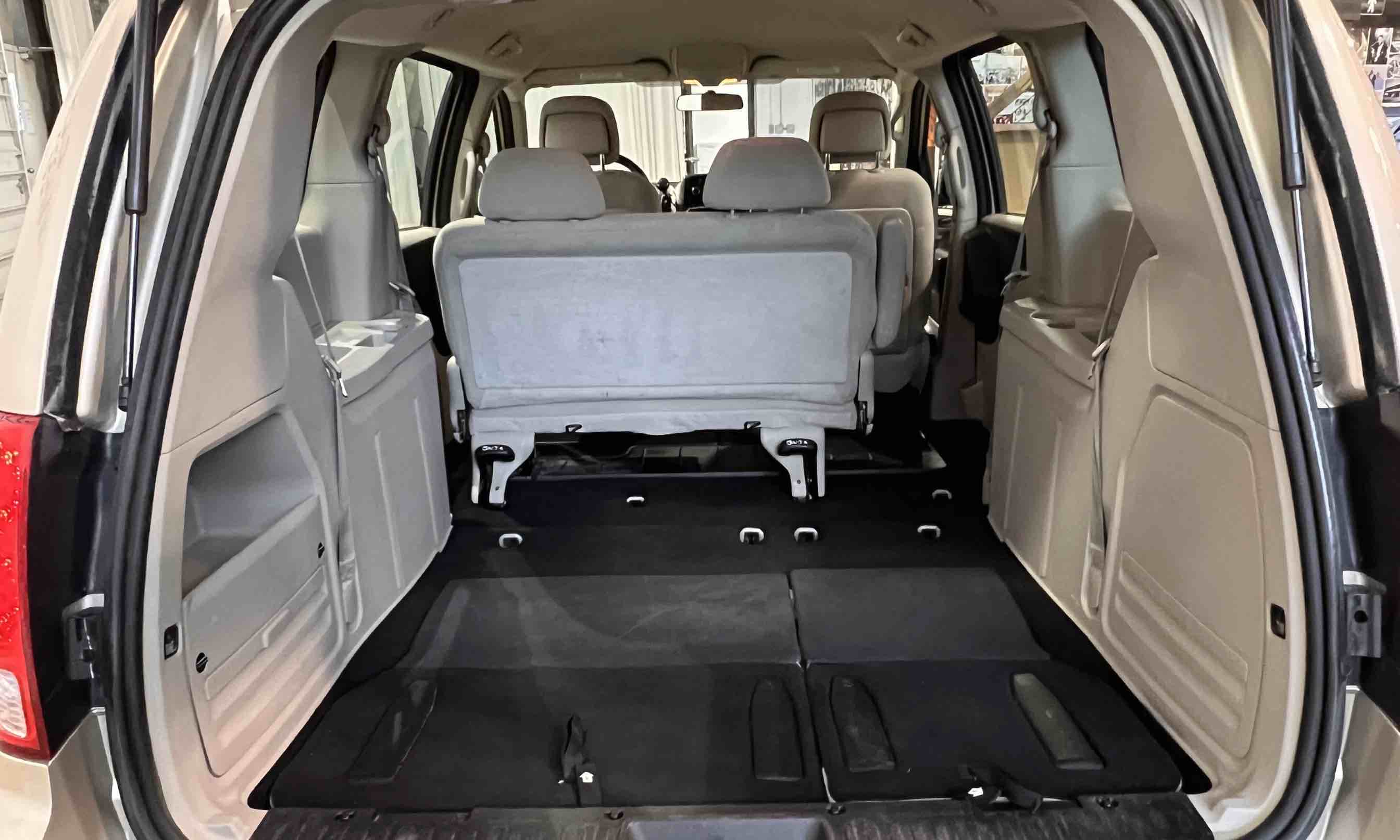 dodge_caravan_7459_6.jpg