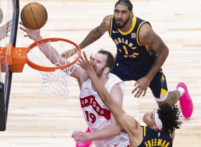 （体育）篮球——NBA常规赛：猛龙胜步行者-2.jpg